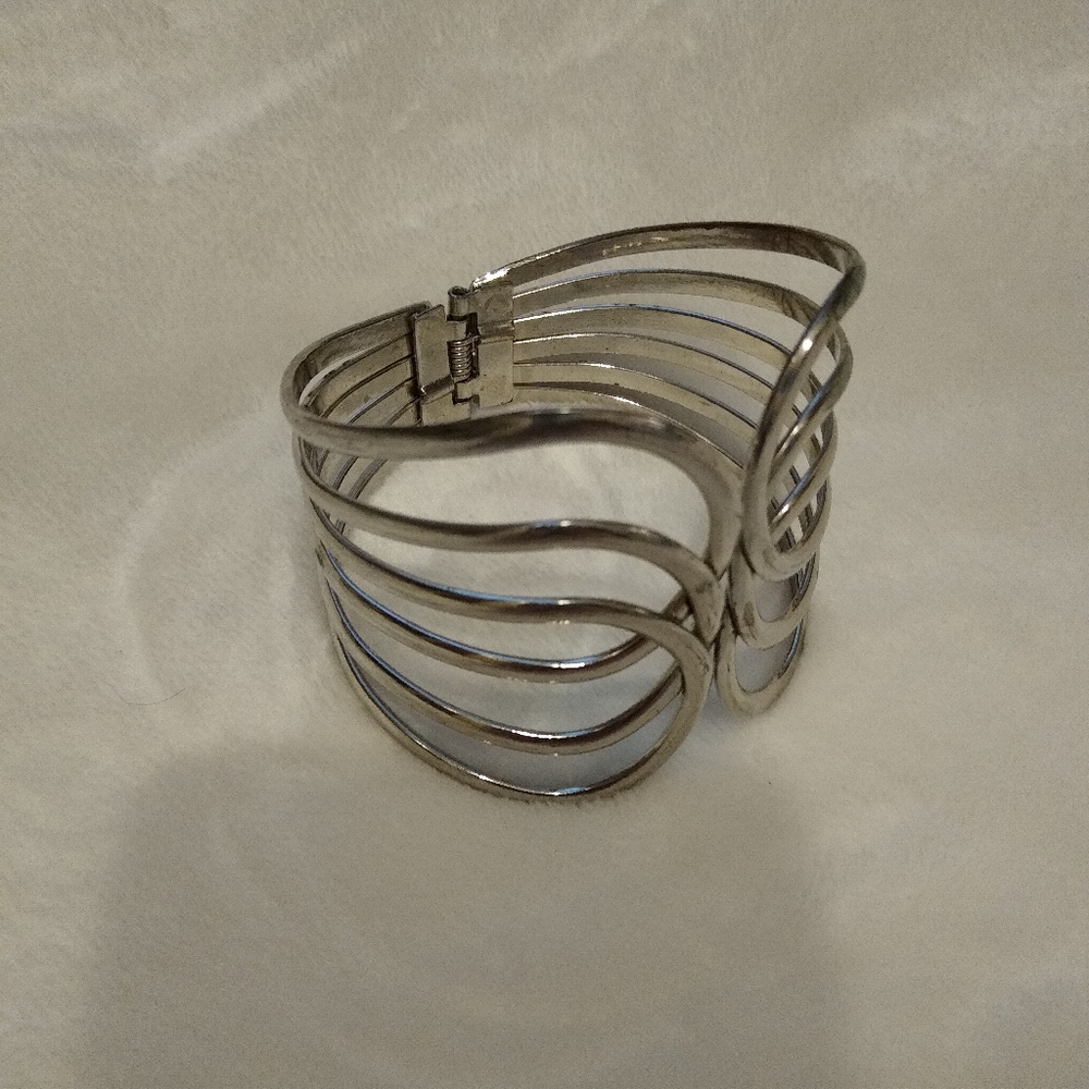 Silver bangle